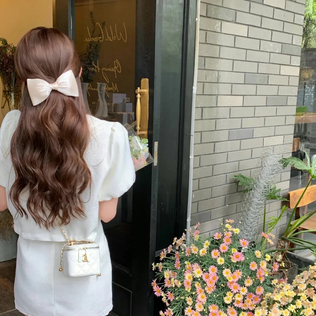 魔法少女与恶曾是敌人。